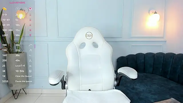 Lia Velez  online show from 02/14/26, 03:47