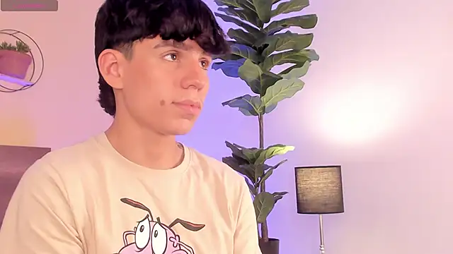 Snapshot of Angel_eros_ chatting on 02/27/26, 05:18 Angel eros online show from 02/27/26, 05:18