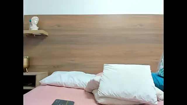 luz-miiaa online show from 02/13/26, 12:01