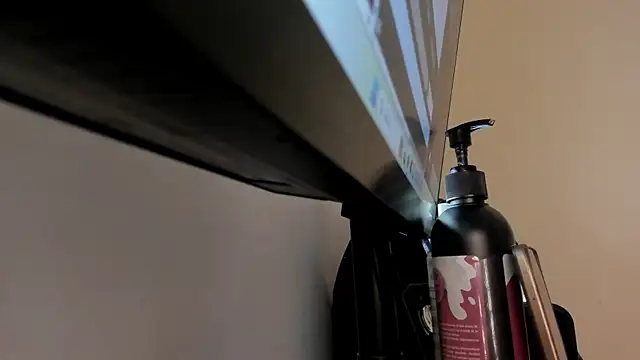 Snapshot of MiaTorres4 chatting on 04/27/26, 12:36 MiaTorres4 online show from 04/27/26, 12:36