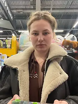 Snapshot of AsynaYuuki chatting on 02/23/26, 05:43 AsynaYuuki online show from 02/23/26, 05:43