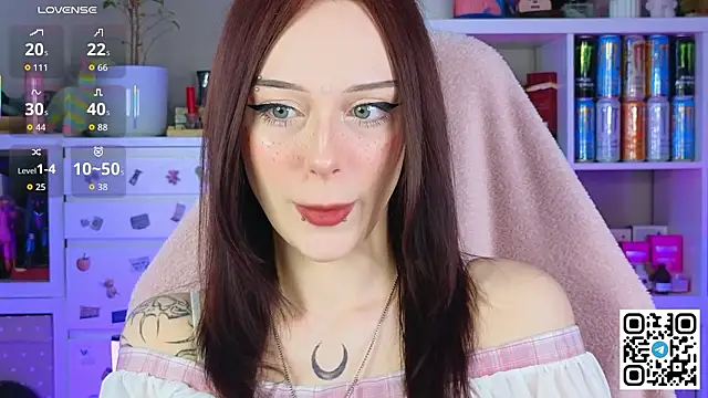 Snapshot of amyfallinlove chatting on 02/11/26, 10:20 amyfallinlove online show from 02/11/26, 10:20