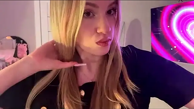 Snapshot of Between_Eeys chatting on 03/09/26, 03:16 Between Eeys online show from 03/09/26, 03:16