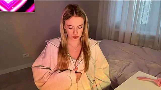 Snapshot of Between_Eeys chatting on 03/11/26, 03:07 Between Eeys online show from 03/11/26, 03:07