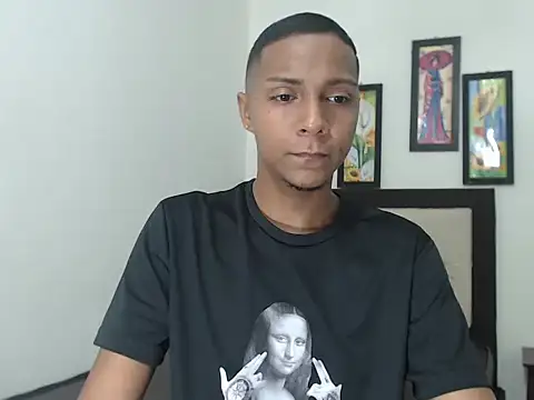 Snapshot of hotboyluxe chatting on 02/17/26, 03:25 hotboyluxe online show from 02/17/26, 03:25