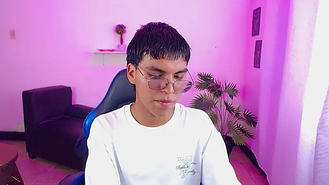 Maecum18 online show from 03/31/26, 09:15