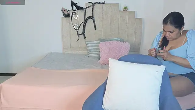 Angela mature49 online show from 03/07/26, 04:37