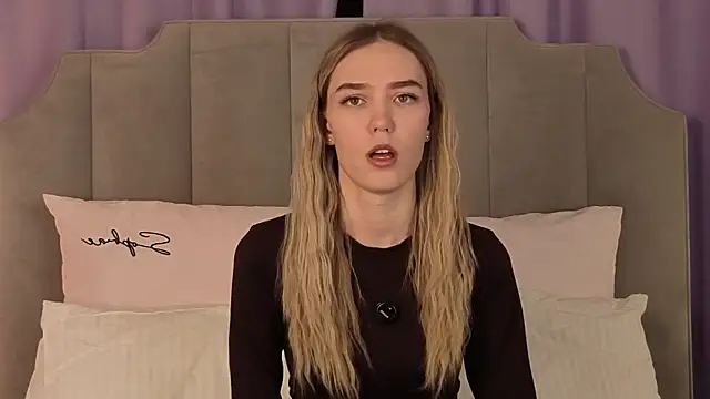 Snapshot of NikkiRyx chatting on 04/10/26, 04:23 NikkiRyx online show from 04/10/26, 04:23