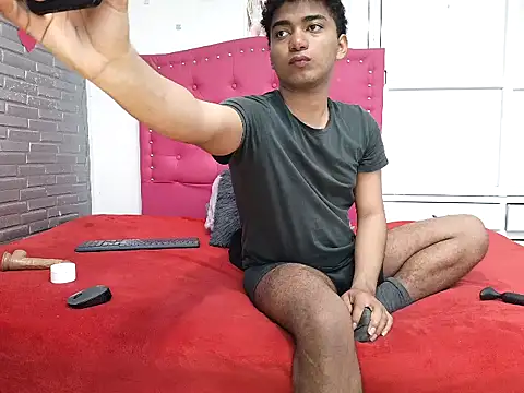 Snapshot of philipsex28 chatting on 02/13/26, 12:28 philipsex28 online show from 02/13/26, 12:28