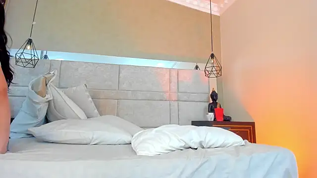 Snapshot of dafne_and_erick_ chatting on 05/19/26, 02:18 dafne and erick online show from 05/19/26, 02:18