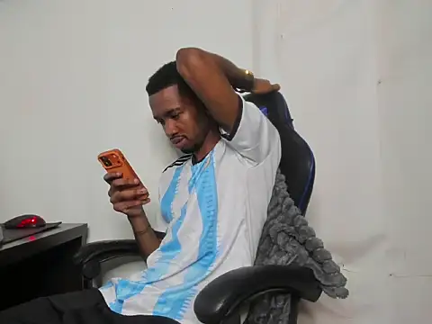 Snapshot of Kofi_exotic_2 chatting on 06/07/26, 10:24 Kofi exotic 2 online show from 06/07/26, 10:24
