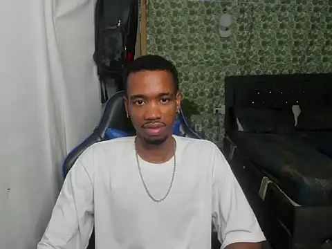 Snapshot of Kofi_exotic_2 chatting on 06/17/26, 05:47 Kofi exotic 2 online show from 06/17/26, 05:47