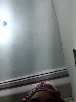 Snapshot of santosss__19 chatting on 02/13/26, 12:39 santosss 19 online show from 02/13/26, 12:39