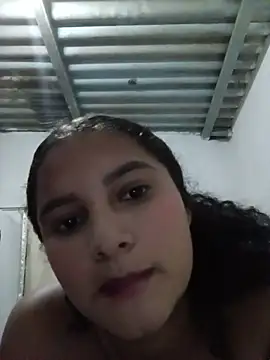 Snapshot of LiaRose- chatting on 05/13/26, 01:36 LiaRose- online show from 05/13/26, 01:36