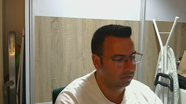 Snapshot of VanillaTime78-Jorge chatting on 04/19/26, 09:17 VanillaTime78-Jorge online show from 04/19/26, 09:17