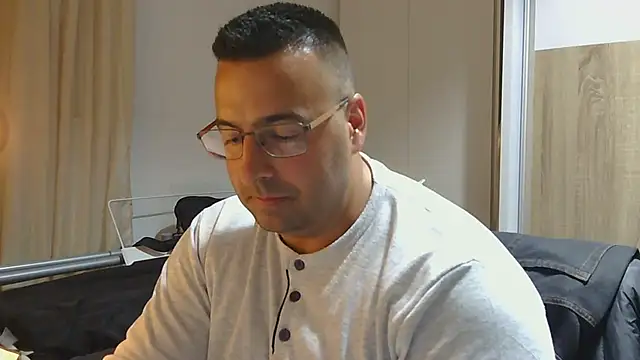 Snapshot of VanillaTime78-Jorge chatting on 04/24/26, 10:01 VanillaTime78-Jorge online show from 04/24/26, 10:01