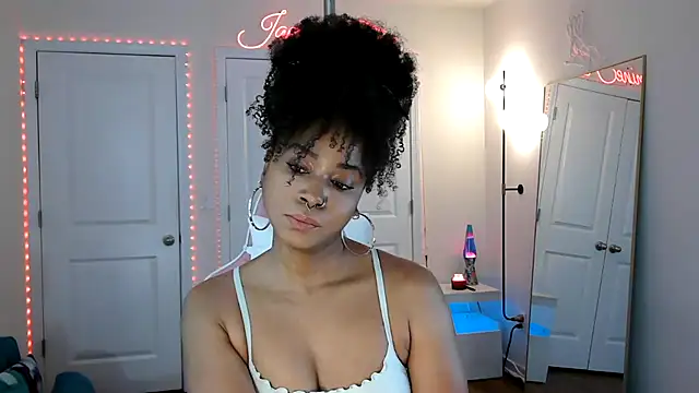 Snapshot of JazmineFoxx chatting on 04/22/26, 05:47 JazmineFoxx online show from 04/22/26, 05:47