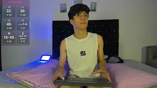 Snapshot of axxxel_twink chatting on 03/02/26, 03:20 axxxel twink online show from 03/02/26, 03:20