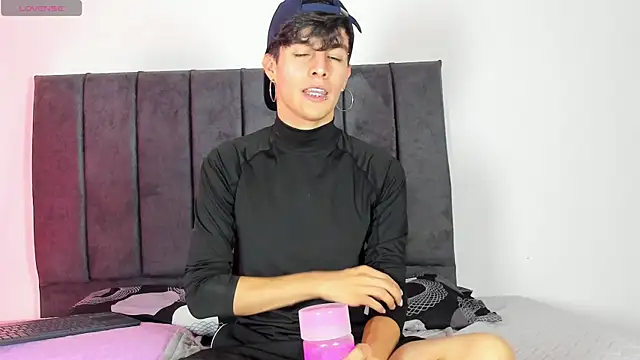 axxxel twink online show from 04/16/26, 01:39