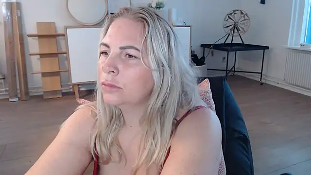 Snapshot of Amanda_Norsk chatting on 03/24/26, 09:36 Amanda Norsk online show from 03/24/26, 09:36