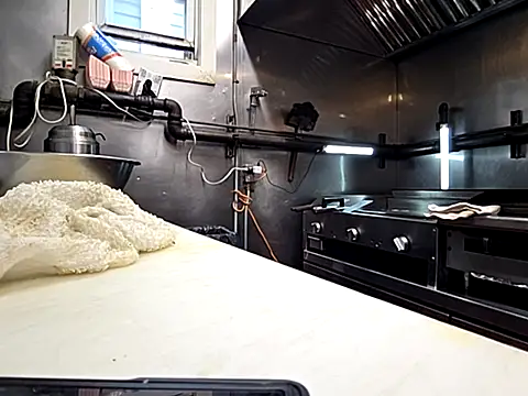 Snapshot of bischo666 chatting on 03/11/26, 02:34 bischo666 online show from 03/11/26, 02:34