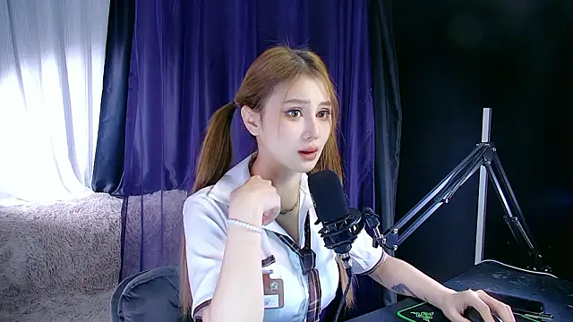 Yunny-888 online show from 02/04/26, 06:08