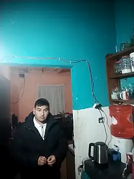 Snapshot of Sergiowooo chatting on 04/28/26, 12:09 Sergiowooo online show from 04/28/26, 12:09