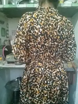 khushi rawat online show from 02/18/26, 01:56