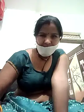 Snapshot of punamji_sexe chatting on 04/06/26, 04:52 punamji sexe online show from 04/06/26, 04:52