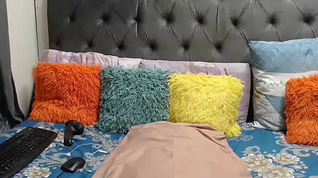 Snapshot of DickDivaXX chatting on 02/20/26, 06:26 DickDivaXX online show from 02/20/26, 06:26