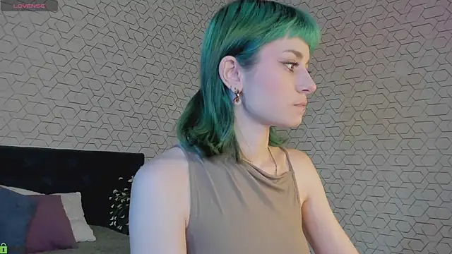 Scarle Whisper online show from 04/24/26, 09:45