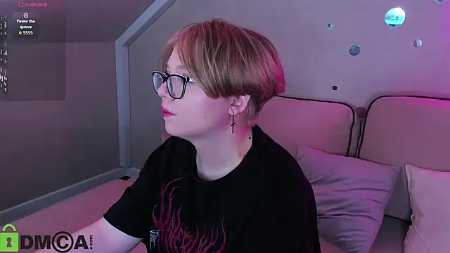 Lauraaa Smith online show from 02/26/26, 07:40