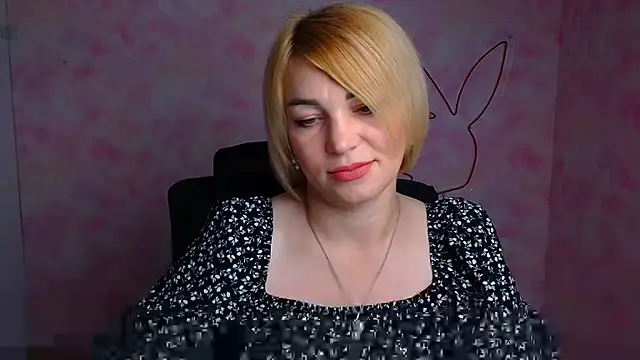 Snapshot of CuttieEmma chatting on 06/22/26, 05:48 CuttieEmma online show from 06/22/26, 05:48