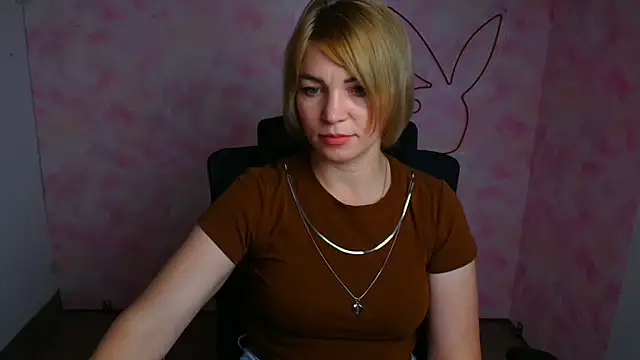 Snapshot of CuttieEmma chatting on 07/02/26, 06:19 CuttieEmma online show from 07/02/26, 06:19