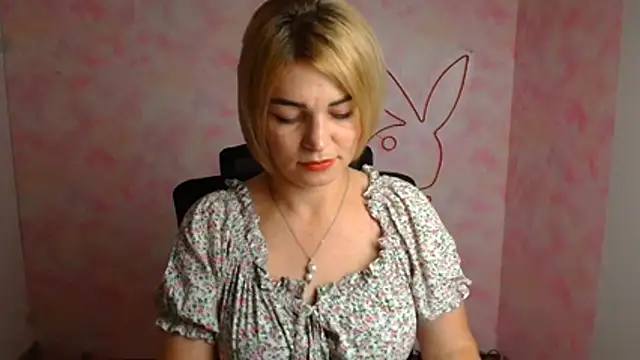 Snapshot of CuttieEmma chatting on 07/25/26, 11:41 CuttieEmma online show from 07/25/26, 11:41
