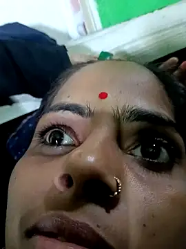 Snapshot of Priyakoli4568 chatting on 04/24/26, 04:26 Priyakoli4568 online show from 04/24/26, 04:26