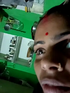 Snapshot of Priyakoli4568 chatting on 04/27/26, 03:21 Priyakoli4568 online show from 04/27/26, 03:21