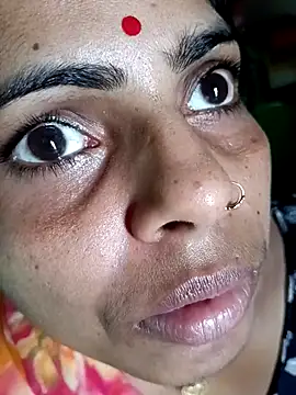 Snapshot of Priyakoli4568 chatting on 05/13/26, 04:21 Priyakoli4568 online show from 05/13/26, 04:21