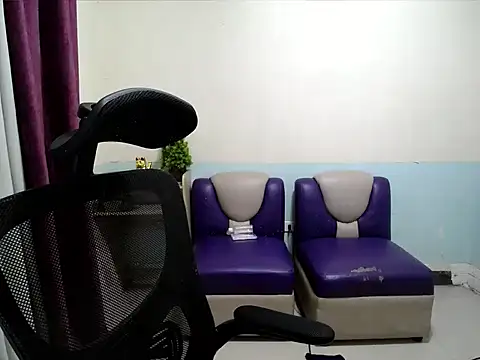 Snapshot of devine_goddess chatting on 05/26/26, 12:17 devine goddess online show from 05/26/26, 12:17