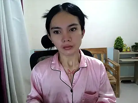 Snapshot of devine_goddess chatting on 07/11/26, 04:59 devine goddess online show from 07/11/26, 04:59