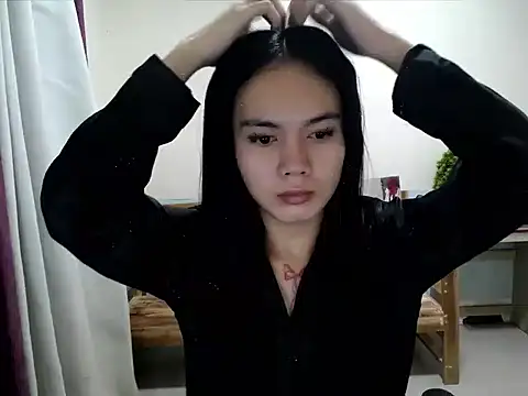 Snapshot of devine_goddess chatting on 07/12/26, 04:14 devine goddess online show from 07/12/26, 04:14