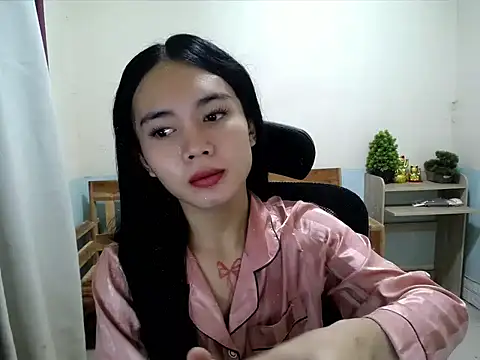 Snapshot of devine_goddess chatting on 07/15/26, 01:49 devine goddess online show from 07/15/26, 01:49
