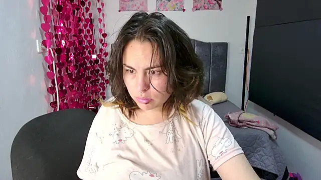 Kennya Rodriguez online show from 02/13/25, 12:24