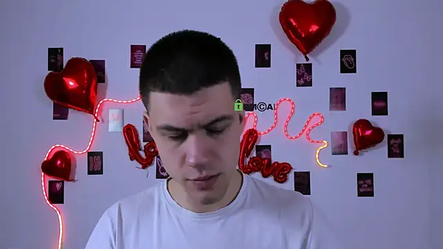 Snapshot of neo_raze chatting on 02/15/26, 07:43 neo raze online show from 02/15/26, 07:43