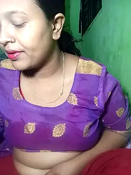 Romantic-Couple999 online show from 02/19/26, 04:36