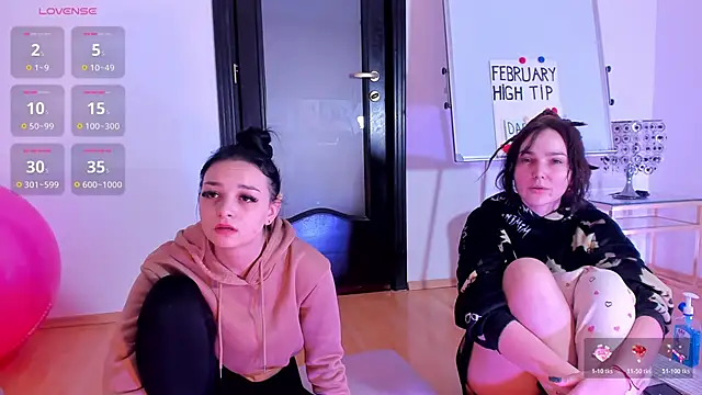 Snapshot of Peanaughty chatting on 02/28/26, 10:05 Peanaughty online show from 02/28/26, 10:05