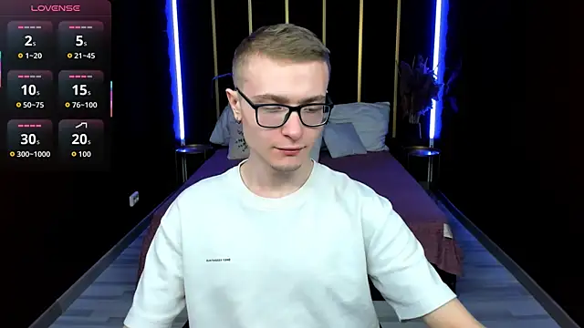 Snapshot of Emmit_Barker chatting on 05/07/26, 10:42 Emmit Barker online show from 05/07/26, 10:42
