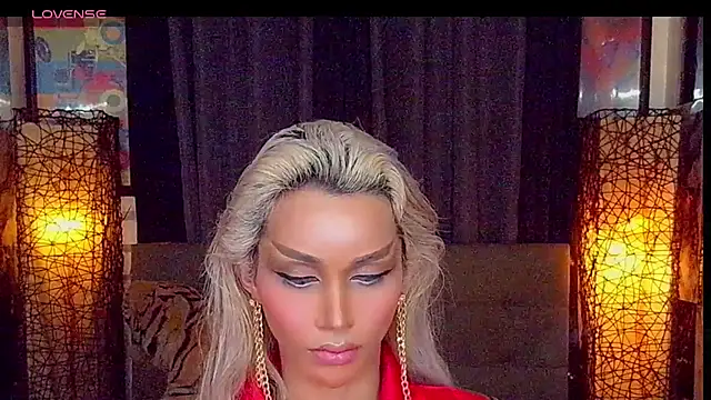 Snapshot of SeductiveSamanthaTS chatting on 07/13/26, 04:21 SeductiveSamanthaTS online show from 07/13/26, 04:21