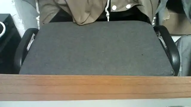 Snapshot of elegantblack chatting on 03/19/26, 12:42 elegantblack online show from 03/19/26, 12:42