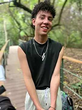 Snapshot of yoursexyjose chatting on 03/17/26, 07:06 yoursexyjose online show from 03/17/26, 07:06